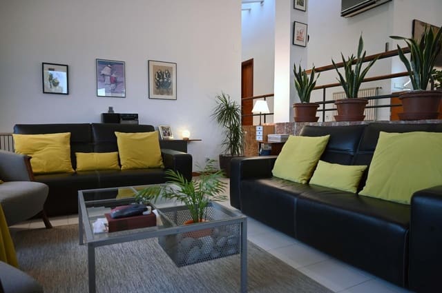 4 makuuhuone Huvila myytävänä paikassa Tortosa mukana uima-altaan - 550 000 € (Ref: 9652243)