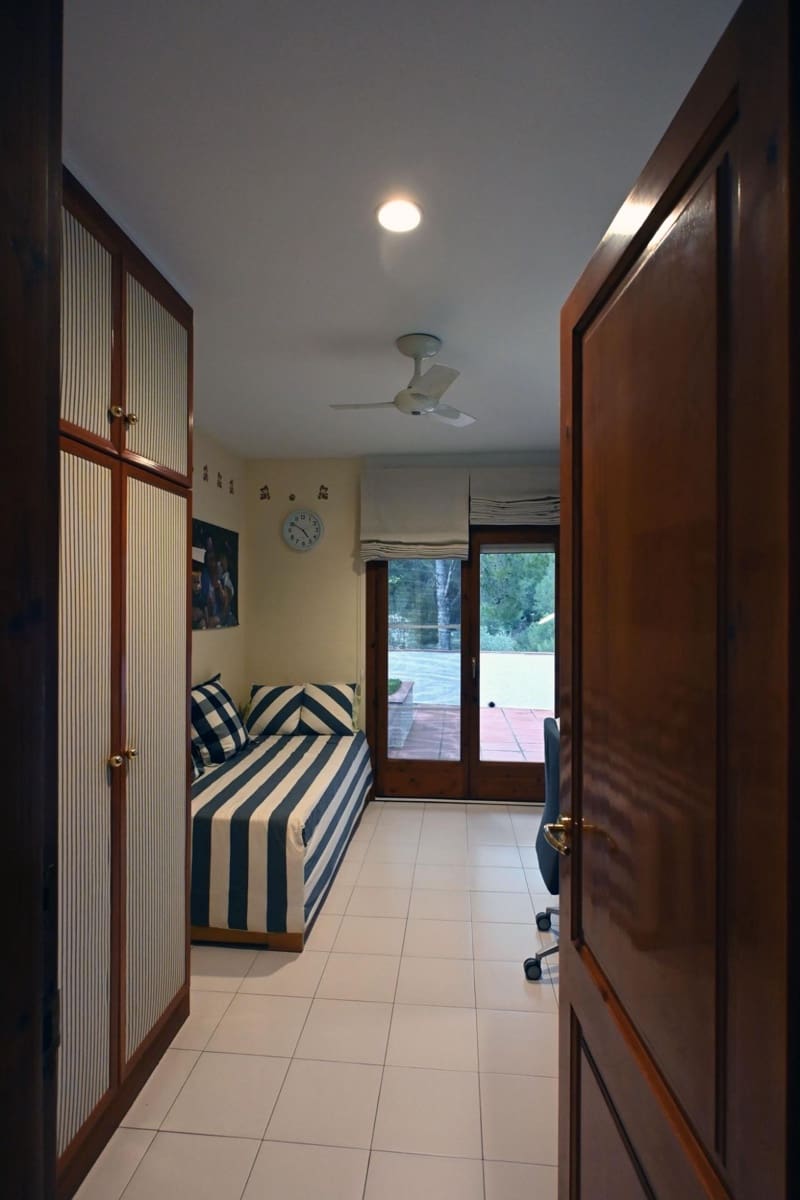 4 bedroom Villa for sale in Tortosa with pool - € 550,000 (Ref: 9652243)