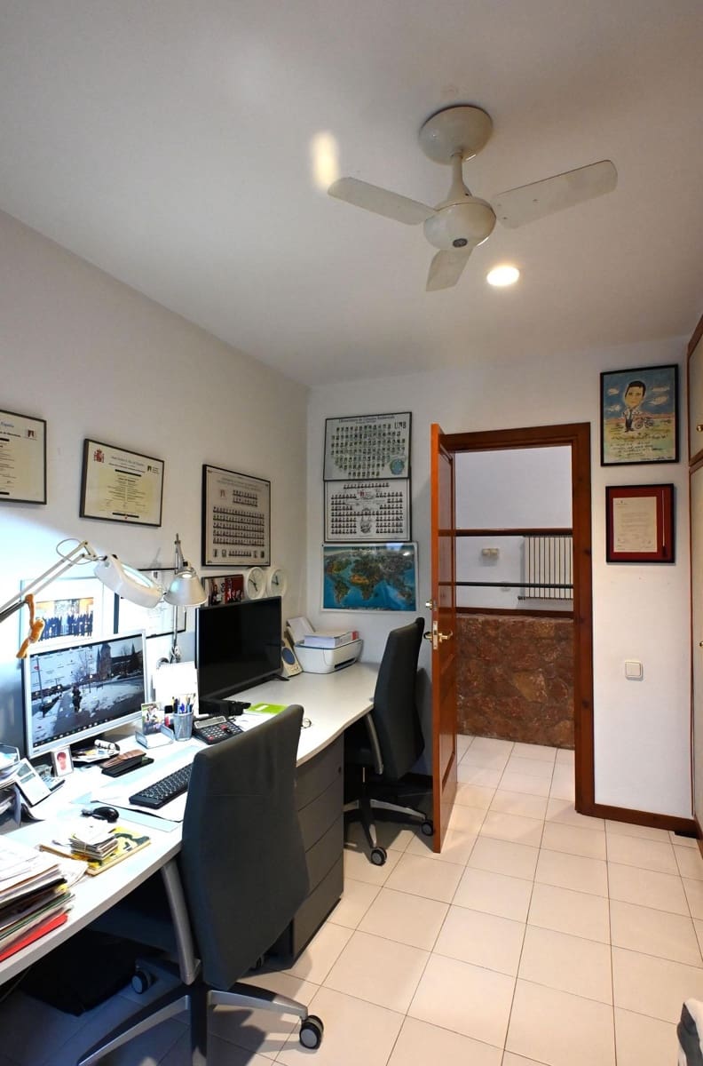 4 bedroom Villa for sale in Tortosa with pool - € 550,000 (Ref: 9652243)