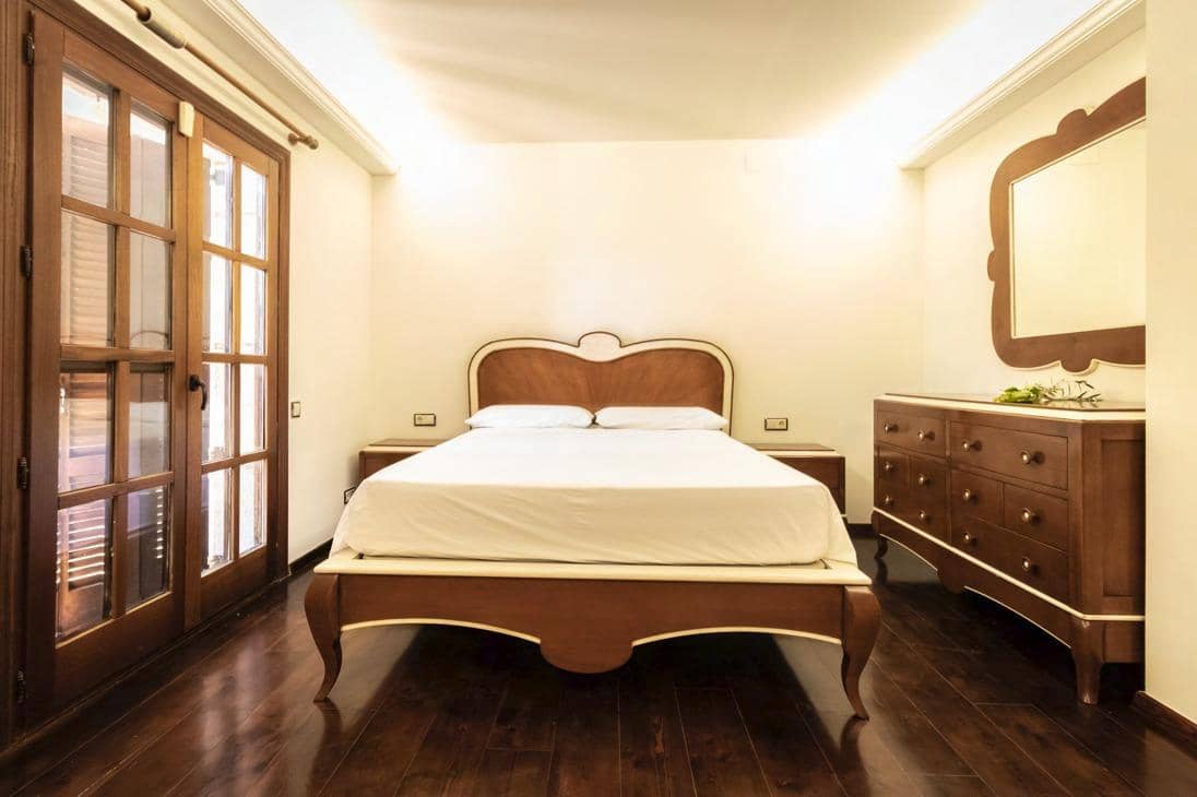 8 makuuhuone Huvila myytävänä paikassa Xerta mukana 
autotalli - 3 400 000 € (Ref: 9661982)