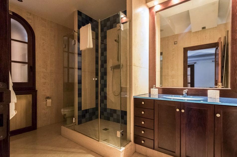 8 makuuhuone Huvila myytävänä paikassa Xerta mukana 
autotalli - 3 400 000 € (Ref: 9661982)