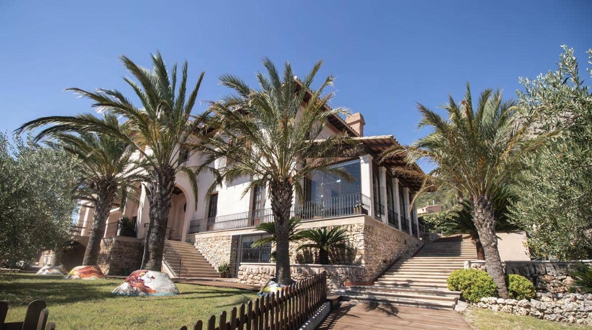 8 makuuhuone Huvila myytävänä paikassa Xerta mukana 
autotalli - 3 400 000 € (Ref: 9661982)