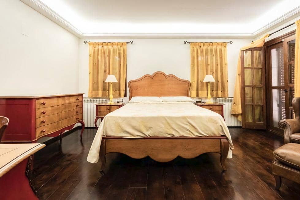 8 sypialnia Willa na sprzedaż w Xerta z garażem - 3 400 000 € (Ref: 9661982)