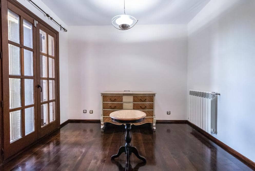 8 sypialnia Willa na sprzedaż w Xerta z garażem - 3 400 000 € (Ref: 9661982)