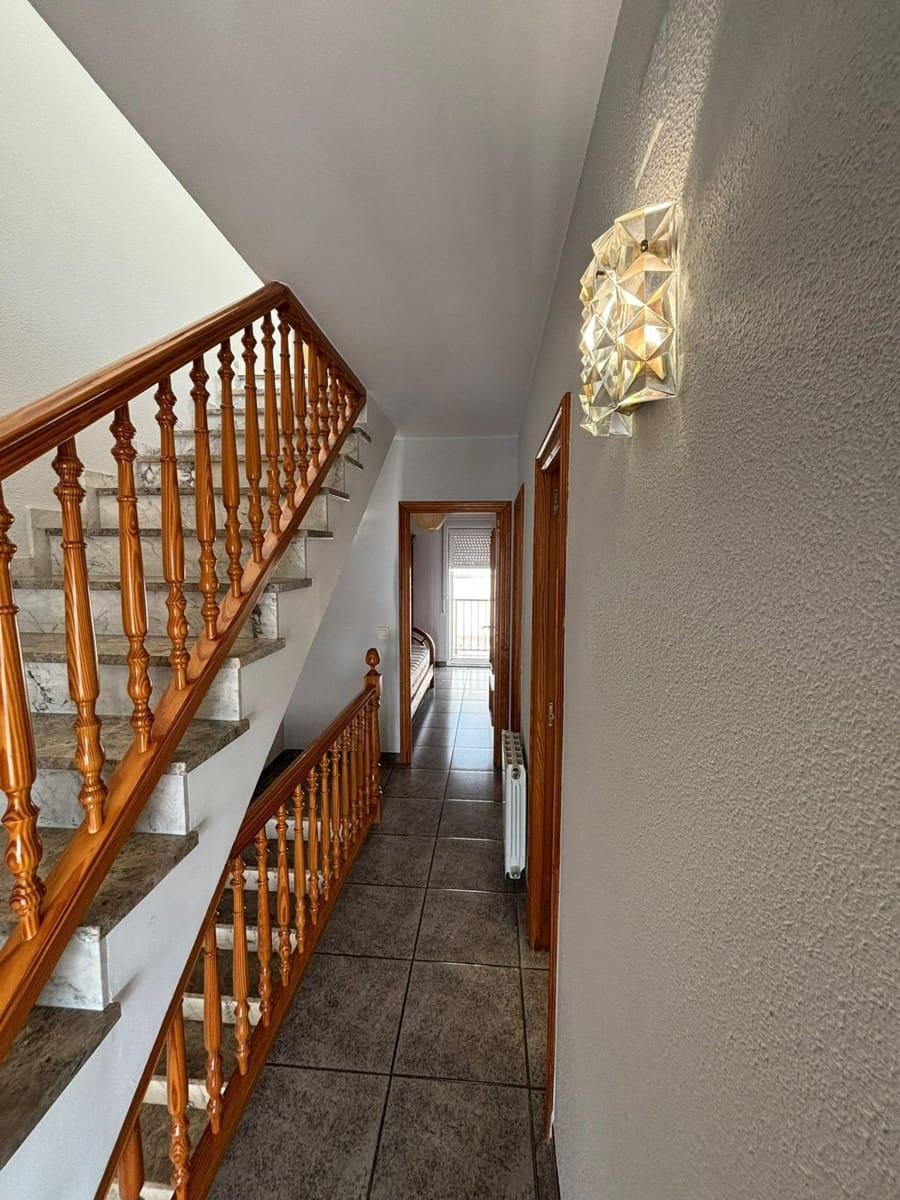 3 makuuhuone Rivitalo myytävänä paikassa Sant Carles de la Rapita mukana 
autotalli - 350 000 € (Ref: 9666798)