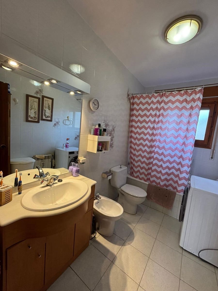 4 slaapkamer Villa te koop in Tortosa met zwembad garage - € 233.000 (Ref: 9677646)