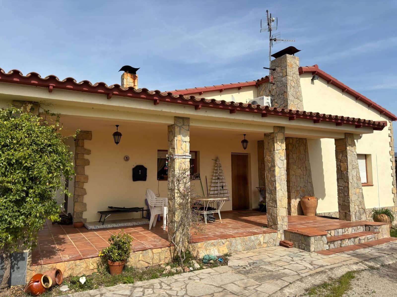 4 slaapkamer Villa te koop in Tortosa met zwembad garage - € 233.000 (Ref: 9677646)