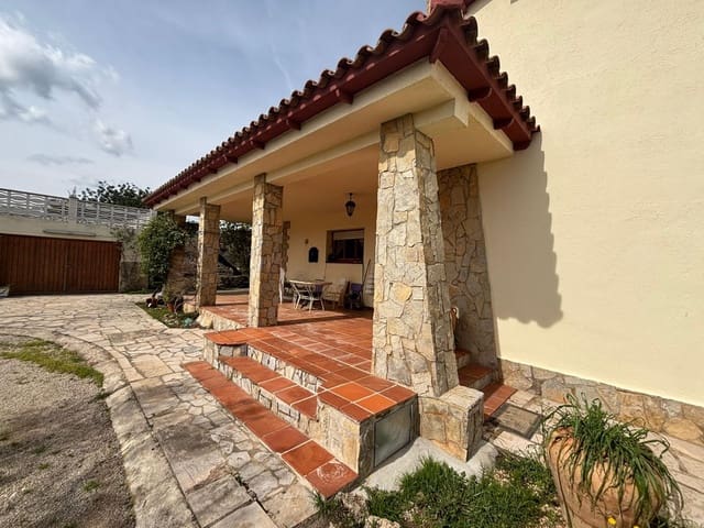 4 slaapkamer Villa te koop in Tortosa met zwembad garage - € 233.000 (Ref: 9677646)