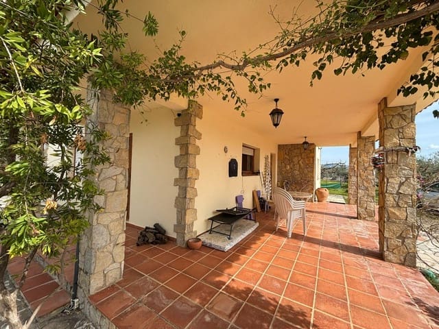 4 slaapkamer Villa te koop in Tortosa met zwembad garage - € 233.000 (Ref: 9677646)