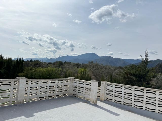 4 slaapkamer Villa te koop in Tortosa met zwembad garage - € 233.000 (Ref: 9677646)