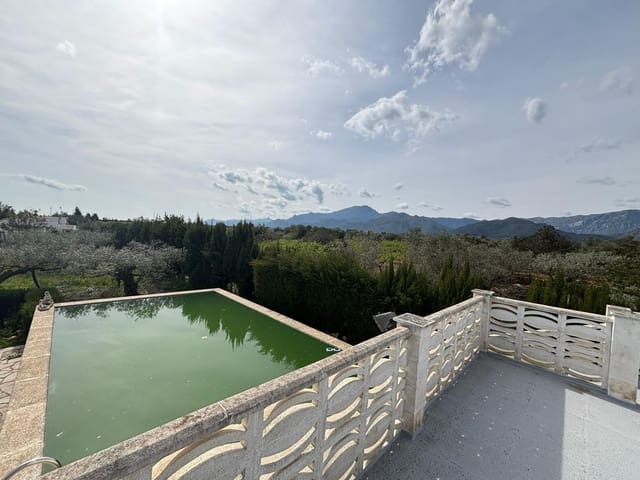 4 slaapkamer Villa te koop in Tortosa met zwembad garage - € 233.000 (Ref: 9677646)