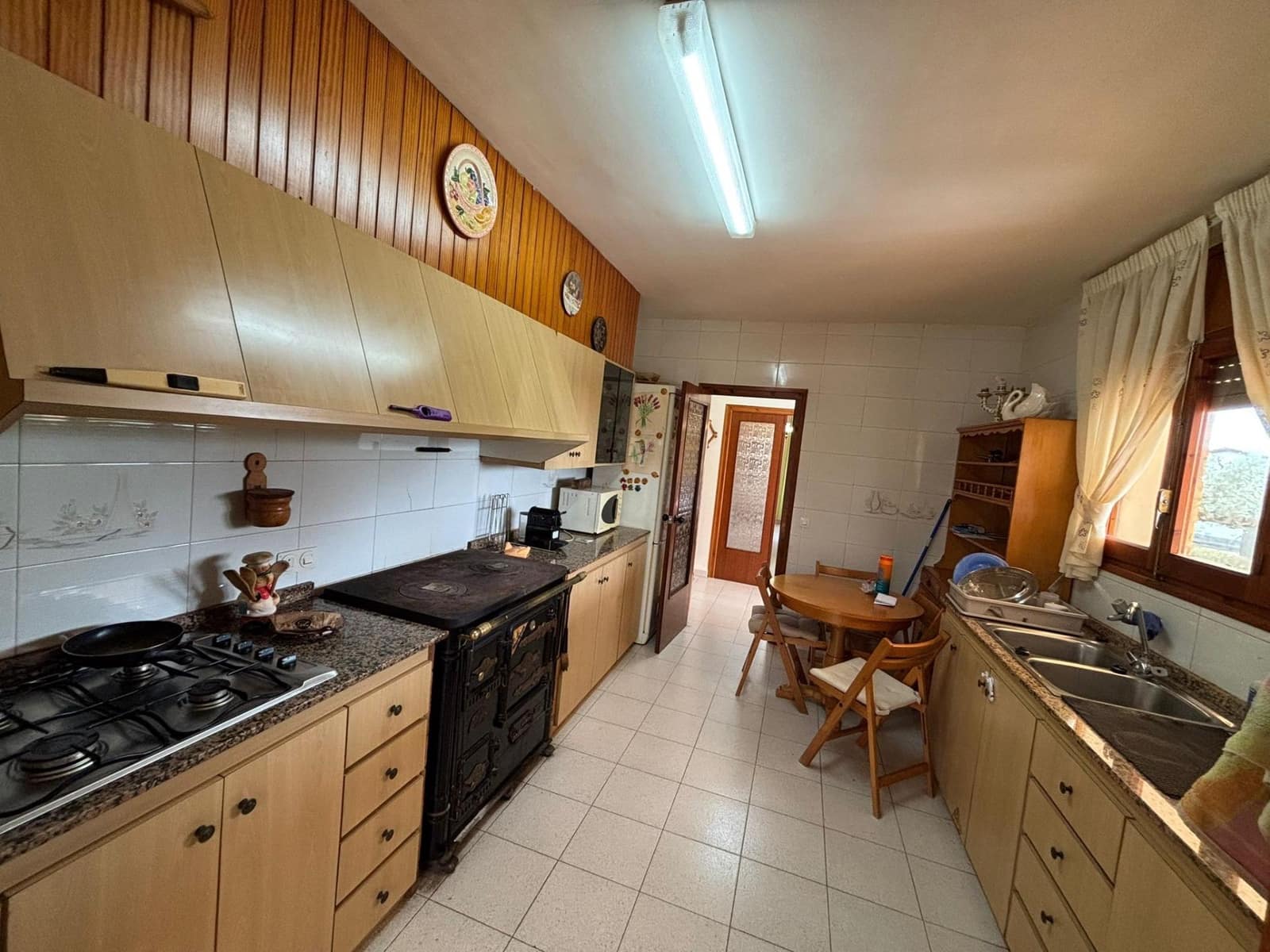 4 slaapkamer Villa te koop in Tortosa met zwembad garage - € 233.000 (Ref: 9677646)