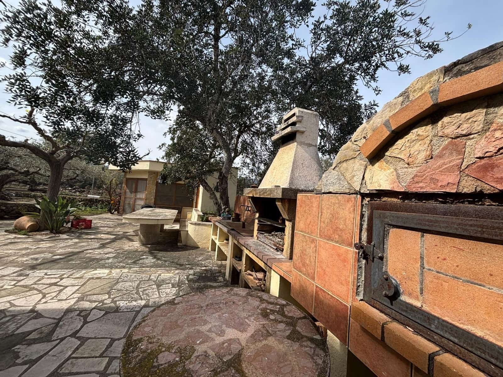 4 slaapkamer Villa te koop in Tortosa met zwembad garage - € 233.000 (Ref: 9677646)