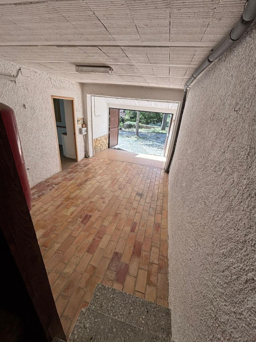 4 bedroom Finca/Country House for sale in Tortosa with garage - € 265,000 (Ref: 9715149)