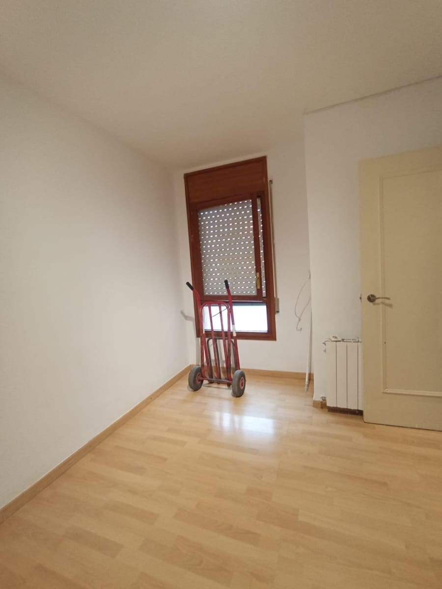 4 quarto Apartamento para arrendar em Tortosa com piscina - 750 € (Ref: 9979089)
