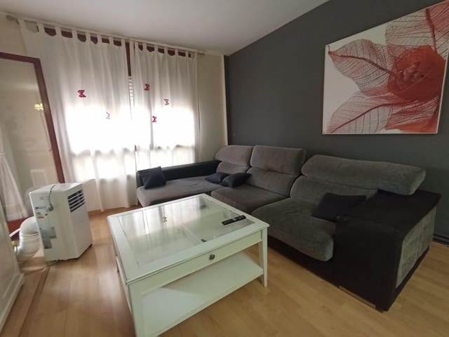 4 Zimmer Wohnung zu vermieten in Tortosa mit Pool - 750 € (Ref: 9979089)