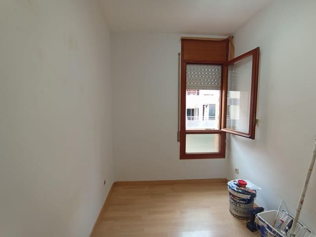 4 Zimmer Wohnung zu vermieten in Tortosa mit Pool - 750 € (Ref: 9979089)