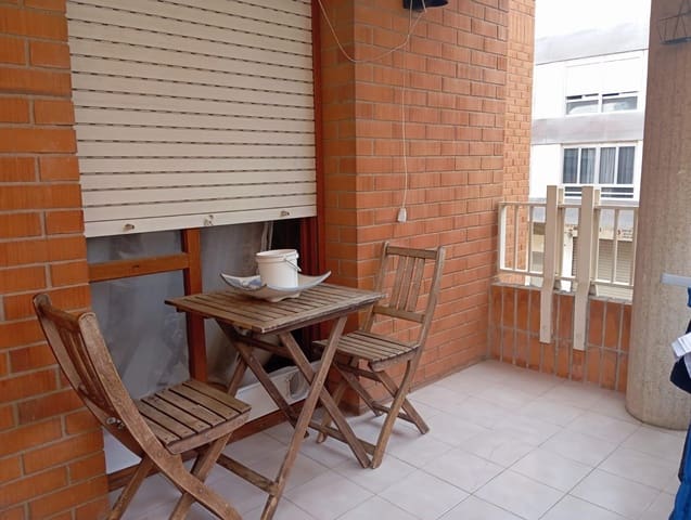4 Zimmer Wohnung zu vermieten in Tortosa mit Pool - 750 € (Ref: 9979089)