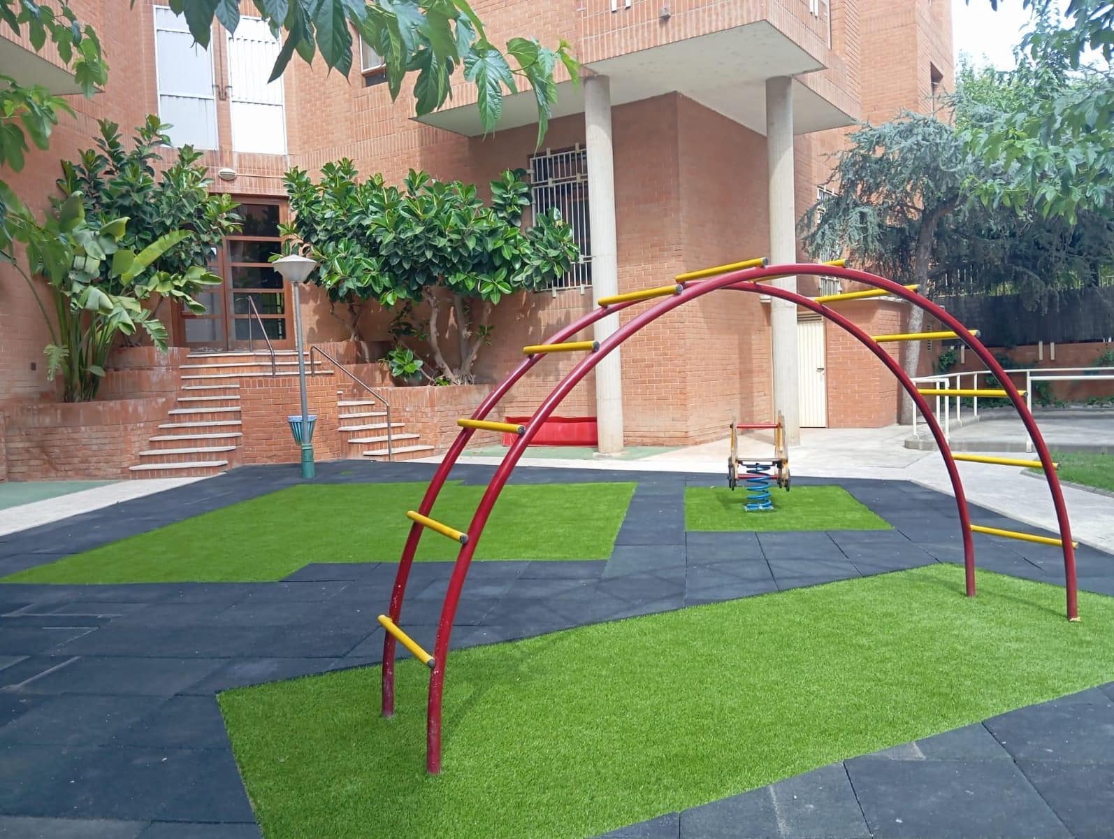 4 quarto Apartamento para arrendar em Tortosa com piscina - 750 € (Ref: 9979089)