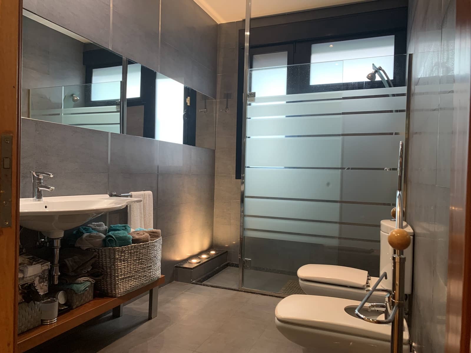 5 bedroom Villa for sale in Gijon with pool garage - € 890,000 (Ref: 9467735)