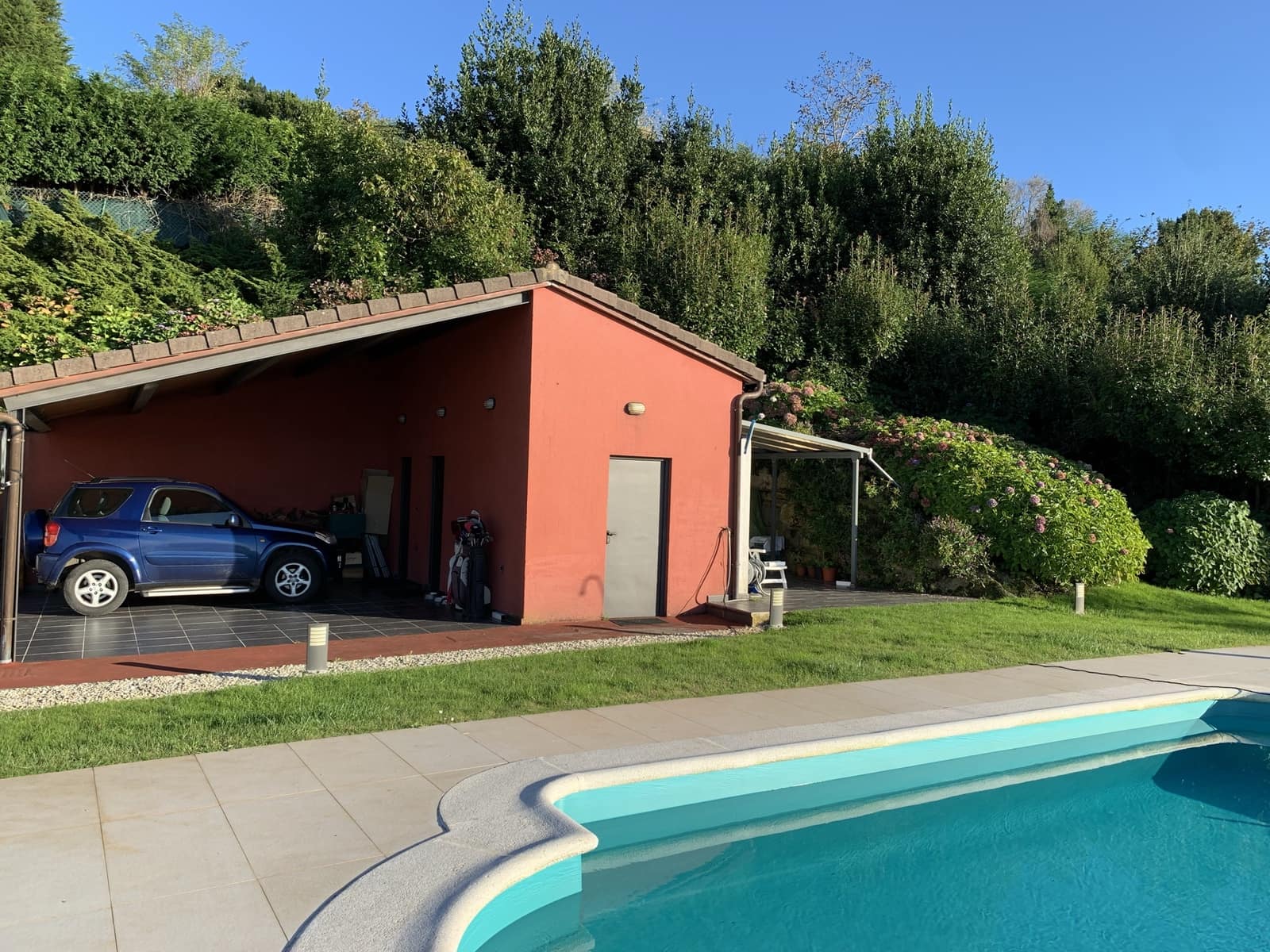 5 bedroom Villa for sale in Gijon with pool garage - € 890,000 (Ref: 9467735)