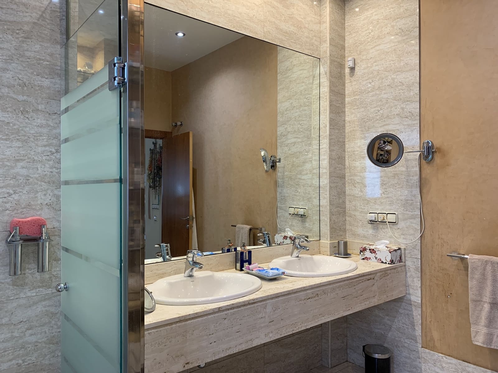 5 bedroom Villa for sale in Gijon with pool garage - € 890,000 (Ref: 9467735)