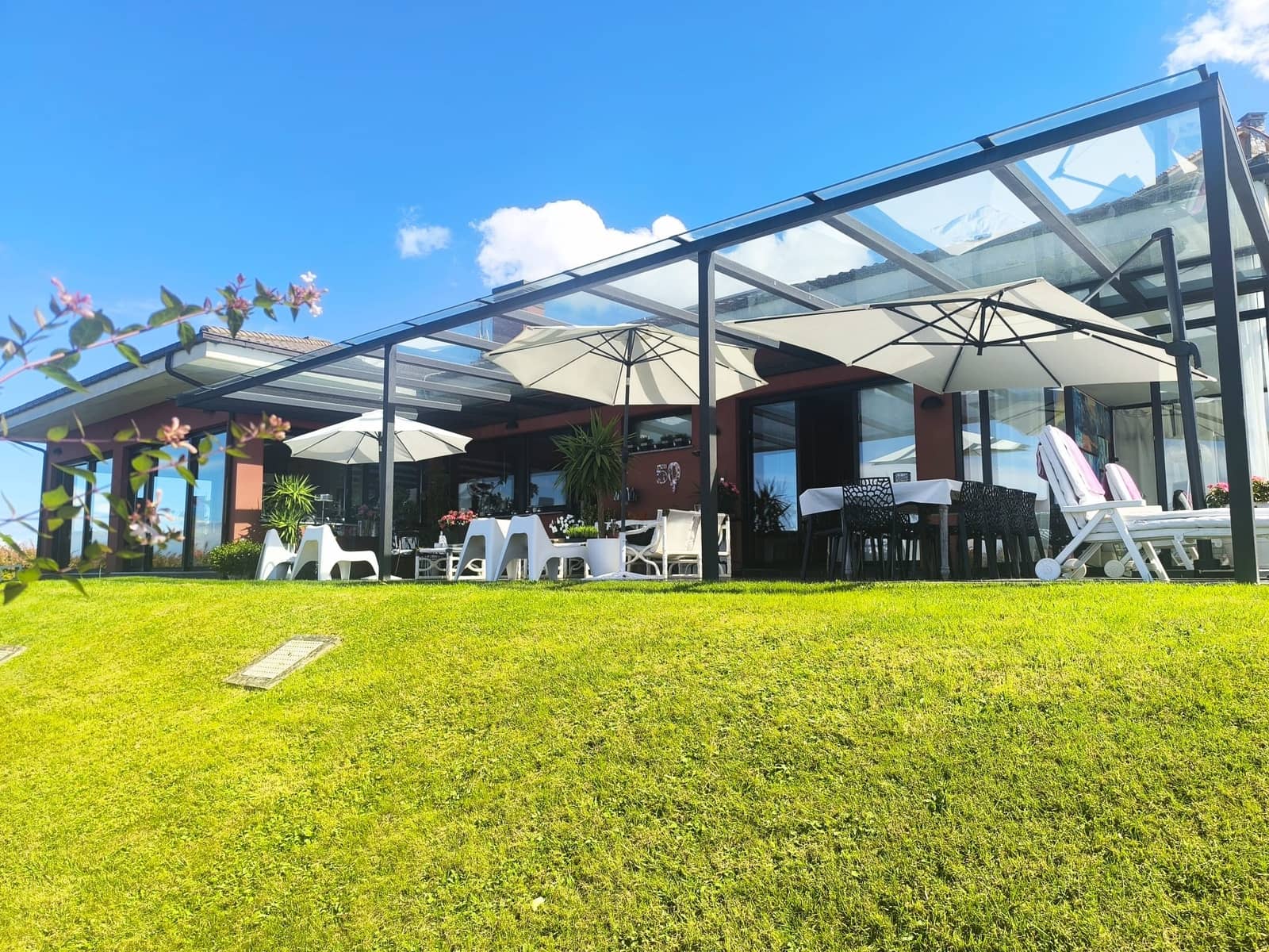 5 bedroom Villa for sale in Gijon with pool garage - € 890,000 (Ref: 9467735)