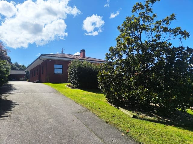 5 bedroom Villa for sale in Gijón with pool garage - € 890,000 (Ref: 9467735)