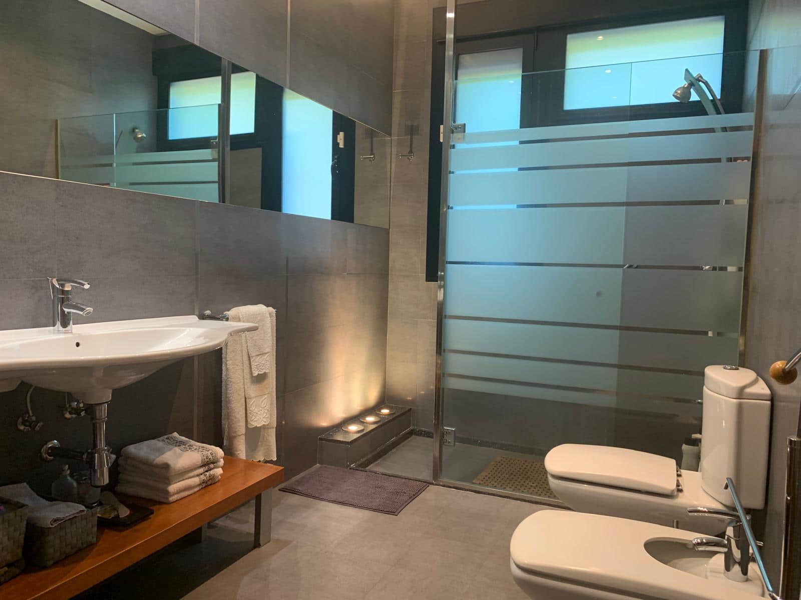 5 bedroom Villa for sale in Gijon with pool garage - € 890,000 (Ref: 9467735)