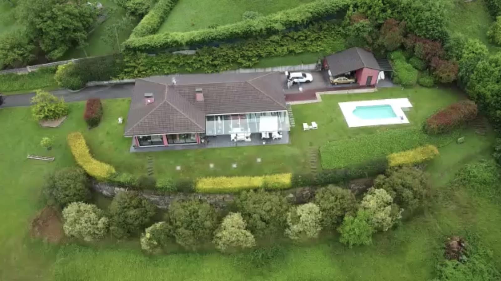 5 makuuhuone Huvila myytävänä paikassa Gijon mukana uima-altaan 
autotalli - 890 000 € (Ref: 9467735)