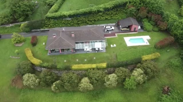 5 makuuhuone Huvila myytävänä paikassa Gijón mukana uima-altaan 
autotalli - 890 000 € (Ref: 9467735)