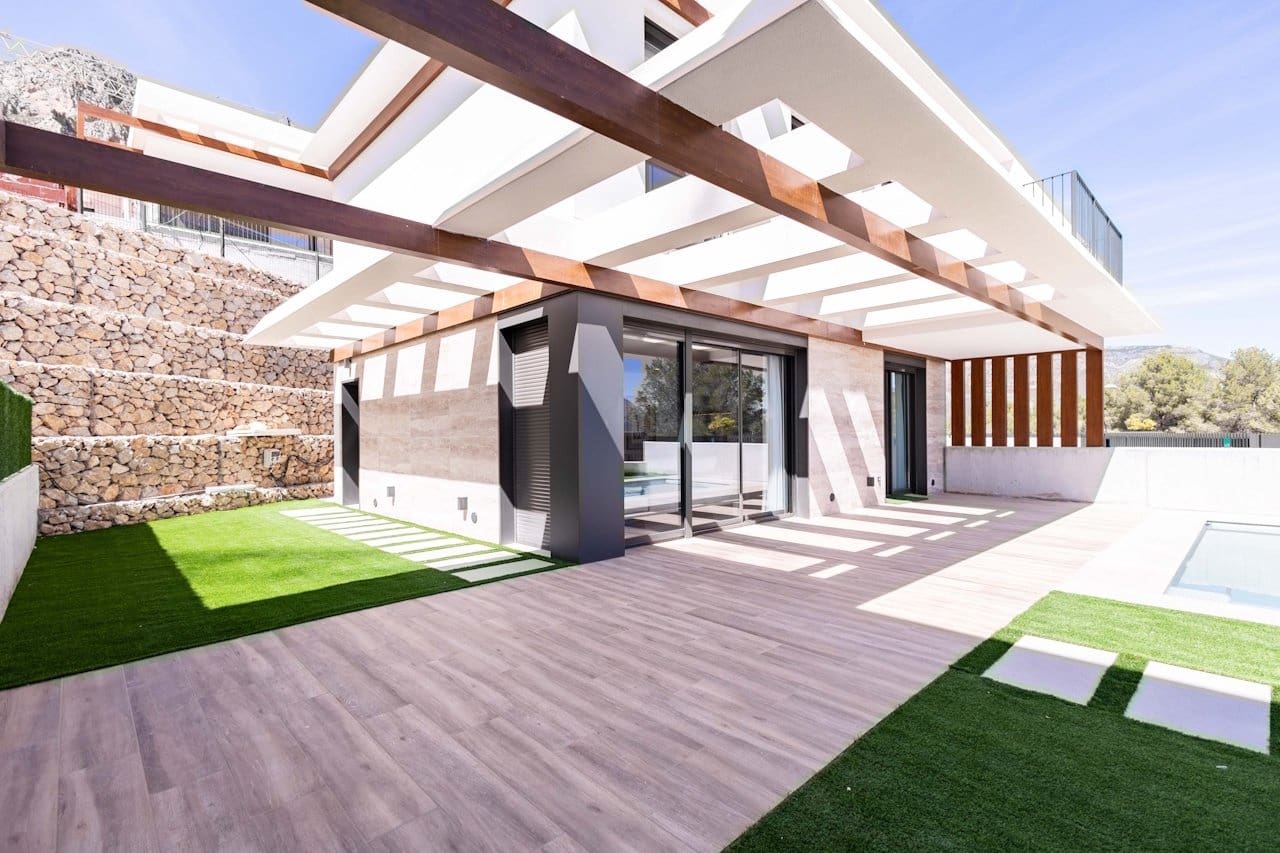3 sypialnia Willa na sprzedaż w Polop z basenem garażem - 598 700 € (Ref: 10009922)