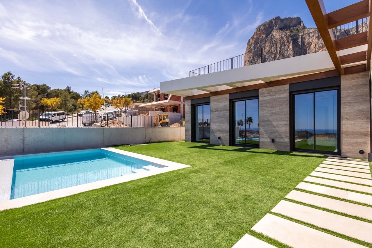 Chalet de 3 habitaciones en Polop en venta con piscina garaje - 558.700 € (Ref: 10009923)