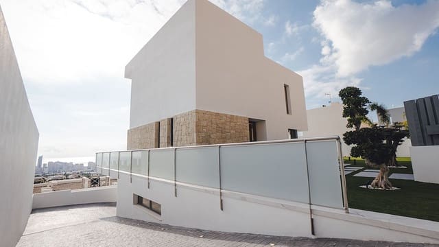 4 bedroom Villa for sale in Finestrat Pueblo, Finestrat with pool garage - € 1,400,000 (Ref: 6600589)