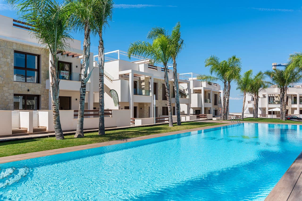 3 makuuhuone Kattohuoneisto myytävänä paikassa Torrevieja mukana uima-altaan 
autotalli - 330 000 € (Ref: 7094241)