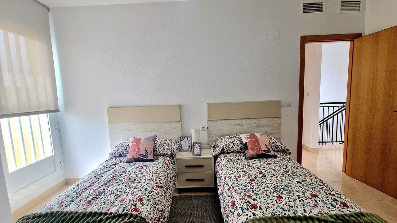 3 soveværelse Villa til salg i La Escucha med garage - € 389.000 (Ref: 7810181)