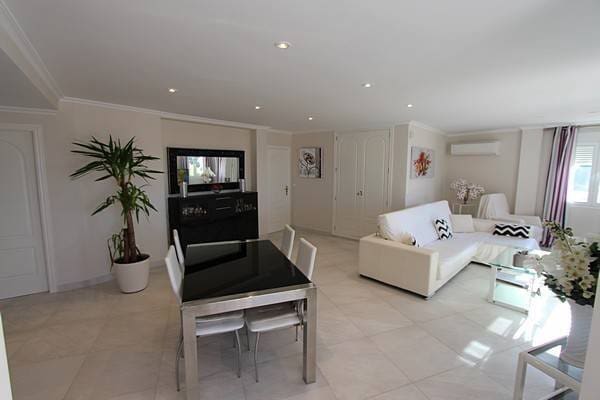 6 sypialnia Willa na sprzedaż w El Campello z basenem garażem - 1 195 000 € (Ref: 8043913)