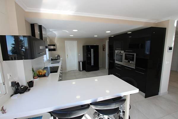 6 sypialnia Willa na sprzedaż w El Campello z basenem garażem - 1 195 000 € (Ref: 8043913)