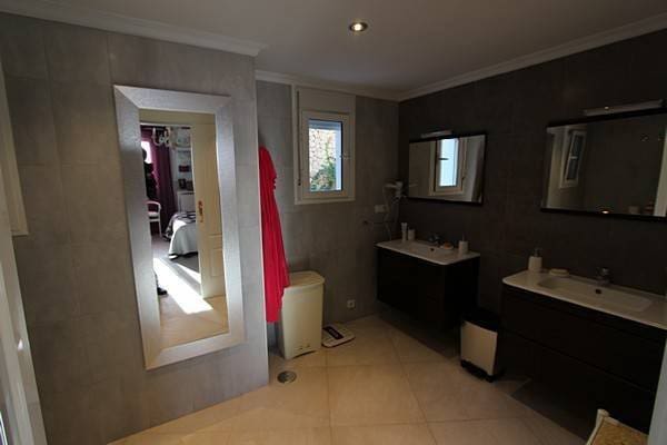 6 sypialnia Willa na sprzedaż w El Campello z basenem garażem - 1 195 000 € (Ref: 8043913)