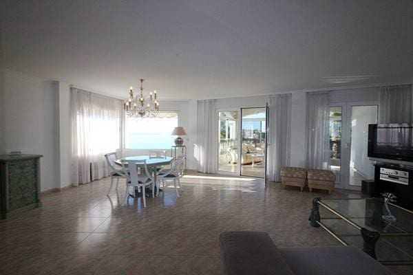 6 sypialnia Willa na sprzedaż w El Campello z basenem garażem - 1 195 000 € (Ref: 8043913)