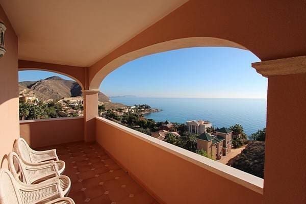 6 sypialnia Willa na sprzedaż w El Campello z basenem garażem - 1 195 000 € (Ref: 8043913)