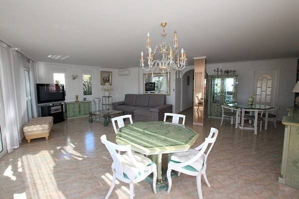 6 sypialnia Willa na sprzedaż w El Campello z basenem garażem - 1 195 000 € (Ref: 8043913)