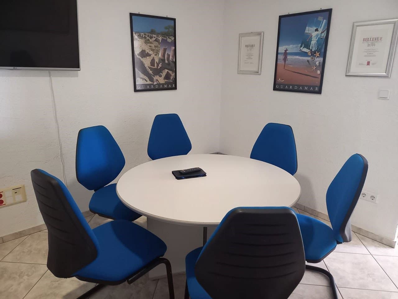 6 bedroom Villa for sale in San Fulgencio - € 295,000 (Ref: 8683639)