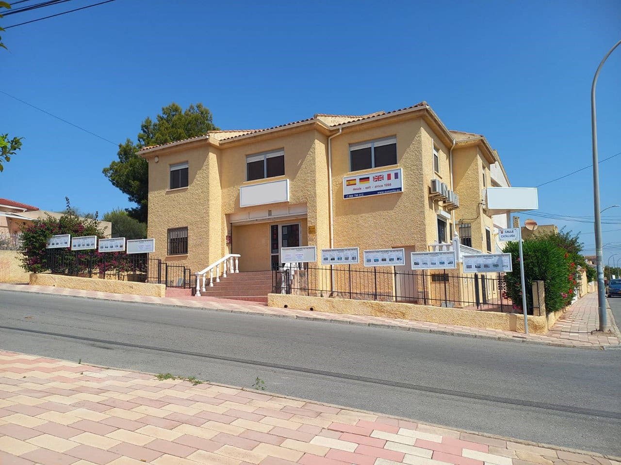 6 bedroom Villa for sale in San Fulgencio - € 295,000 (Ref: 8683639)