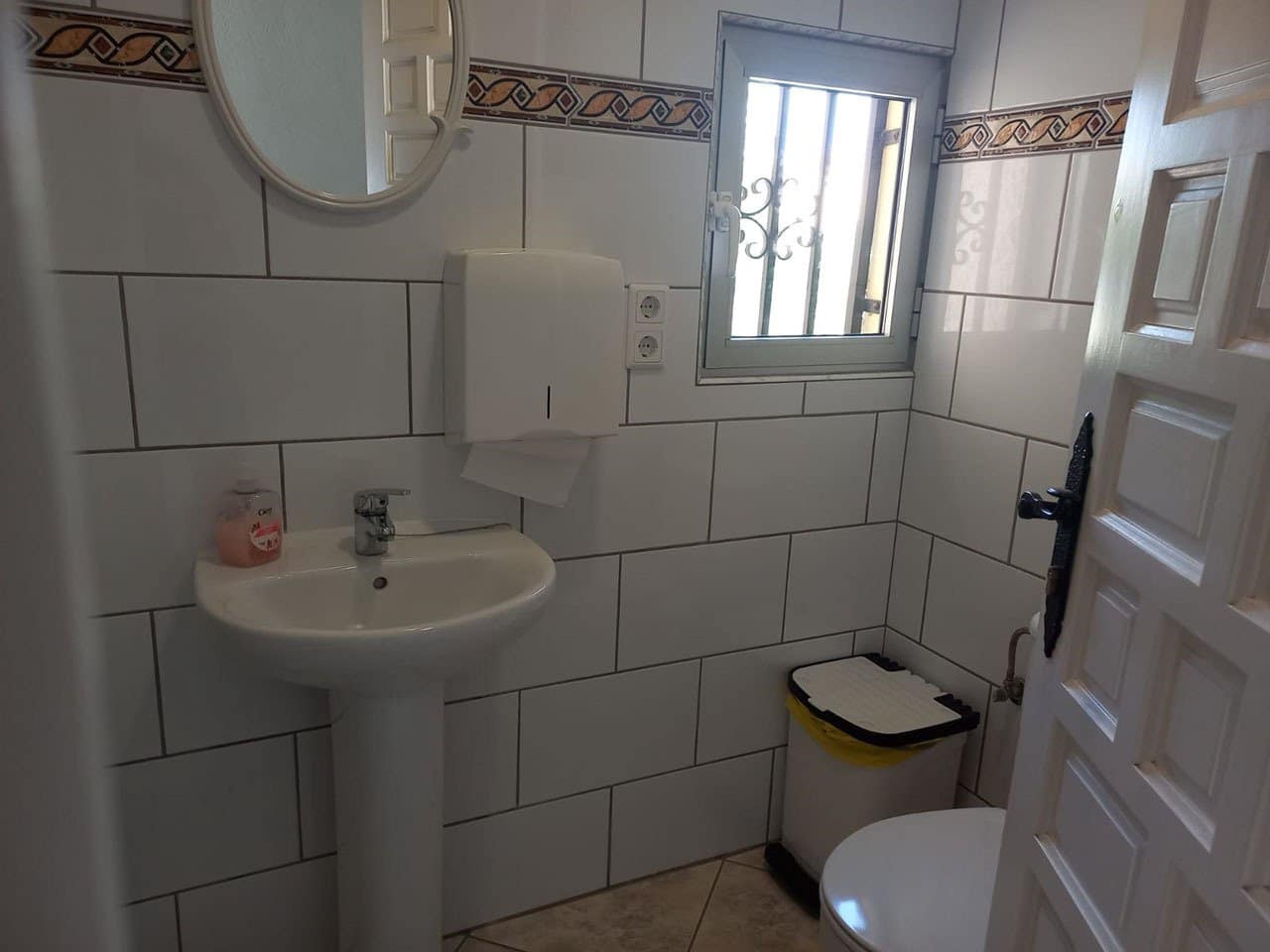 6 bedroom Villa for sale in San Fulgencio - € 295,000 (Ref: 8683639)