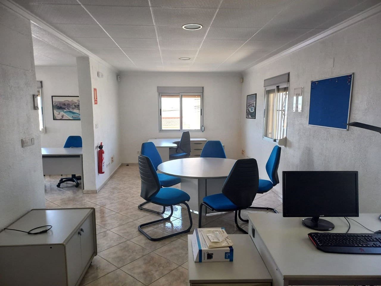 6 bedroom Villa for sale in San Fulgencio - € 295,000 (Ref: 8683639)