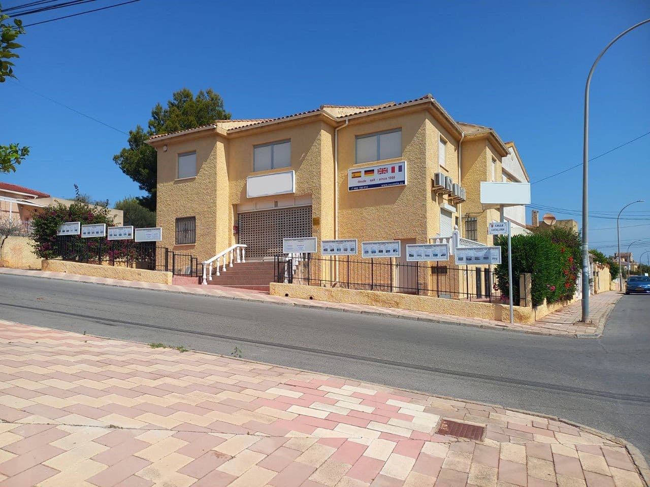 6 bedroom Villa for sale in San Fulgencio - € 295,000 (Ref: 8683639)