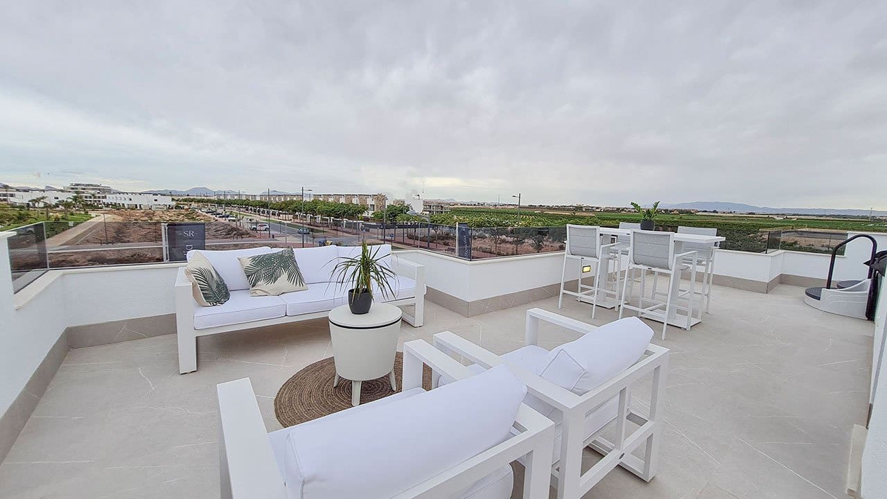 3 quarto Moradia para venda em Los Alcazares com piscina garagem - 695 000 € (Ref: 9393448)