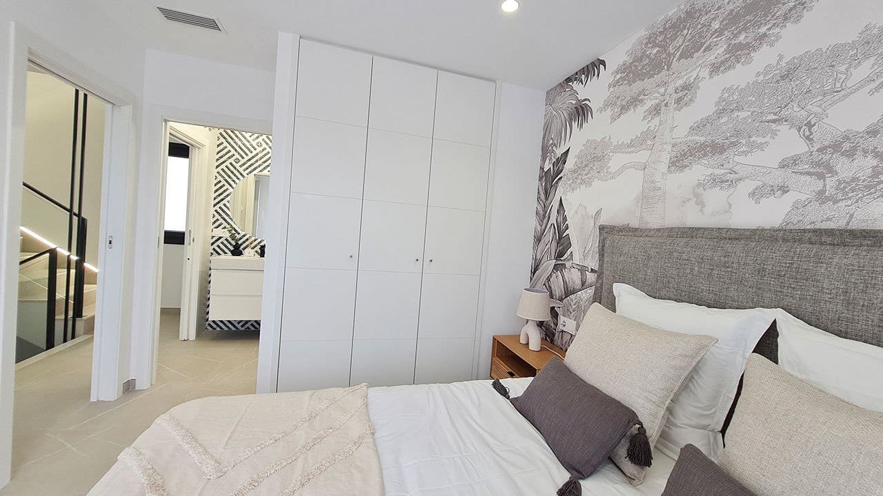 3 quarto Moradia para venda em Los Alcazares com piscina garagem - 695 000 € (Ref: 9393448)