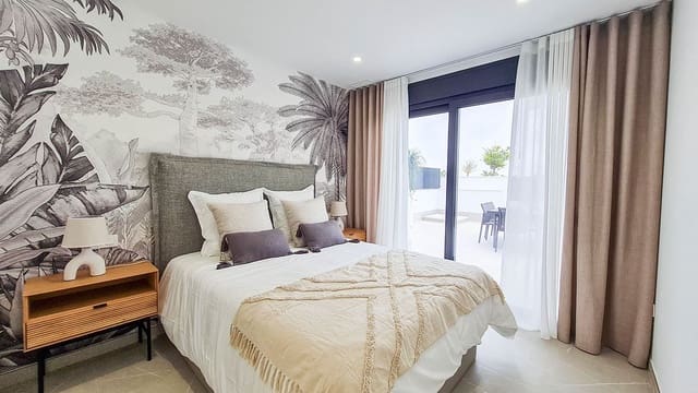 3 quarto Moradia para venda em Los Alcázares com piscina garagem - 695 000 € (Ref: 9393448)